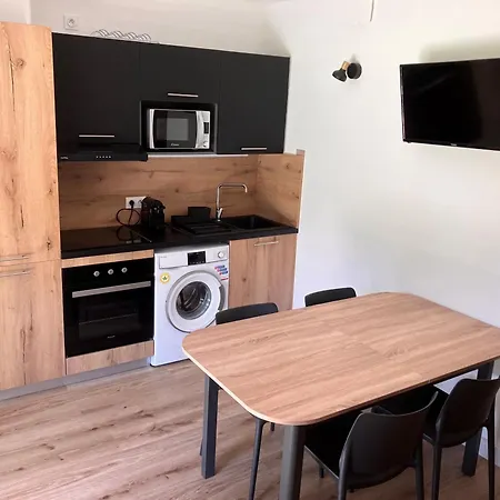 Semesterbostad Alma Rossa